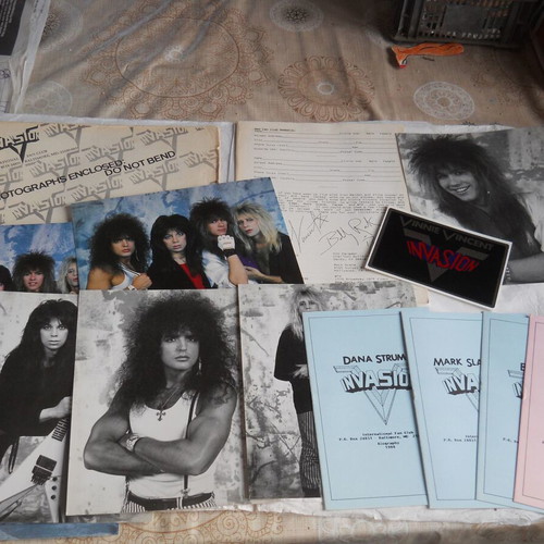 Vinnie's Vincent Invasion used full promo packet with photos and autographs