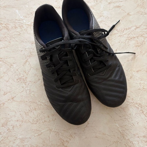 Kipsta football shoes like new, size 40, black
