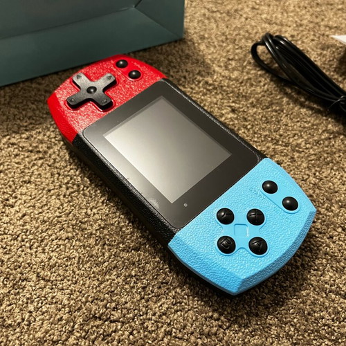 Portable console with 620 games new, color screen