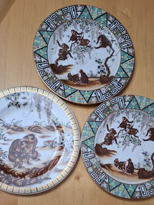 Set of 3 vintage Chinese decorative porcelain plates like new