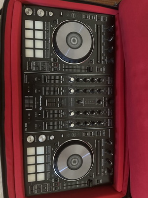Pioneer DDJ RX DJ κονσόλα σαν καινούργιο με Magma backpack