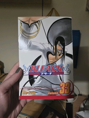 Bleach Volume 33 by Tite Kubo like new, Shonen Jump manga in English