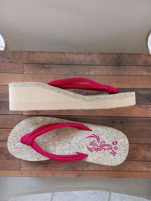 Platform flip-flops new, size 37, red, lightweight