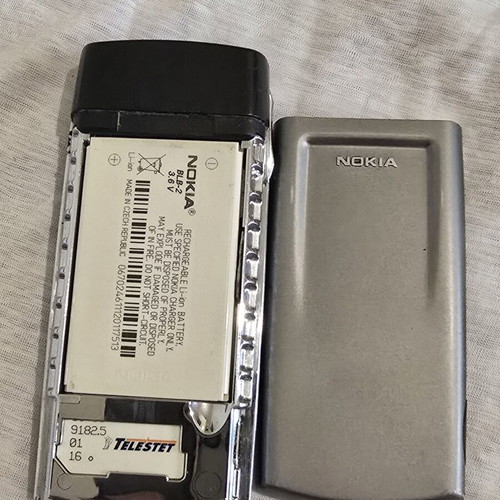 Nokia 8850 mobile phone, white