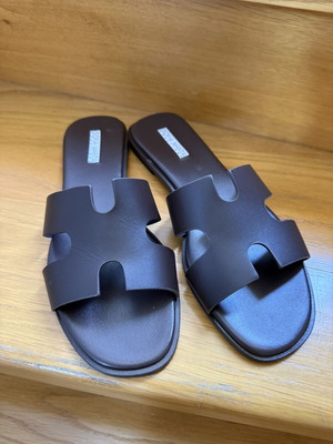 Sofia Manta women's leather brown sandals size 41 like new