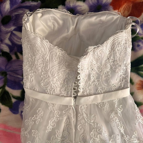 Maggie Sottero wedding dress used, white lace, size 10