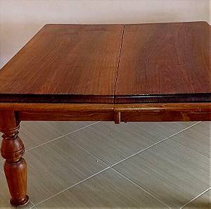 Πωλείται αντίκα τραπέζι (κοντό) καρυδιάς δεκαετίας 1930-1940