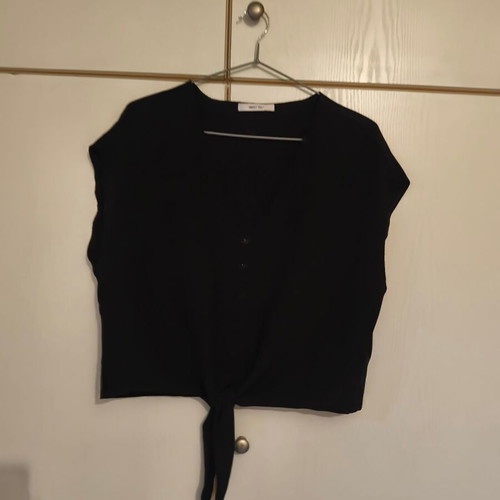 Black T-shirt with V-neck and decorative buttons, like new, size M-L