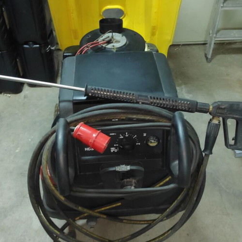 KARCHER HDS 895 Professional Pressure Washer like new
