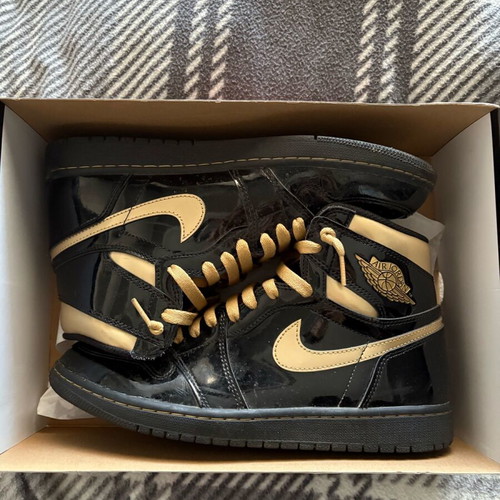 Jordan 1 Retro High black metallic gold new, size 44.5