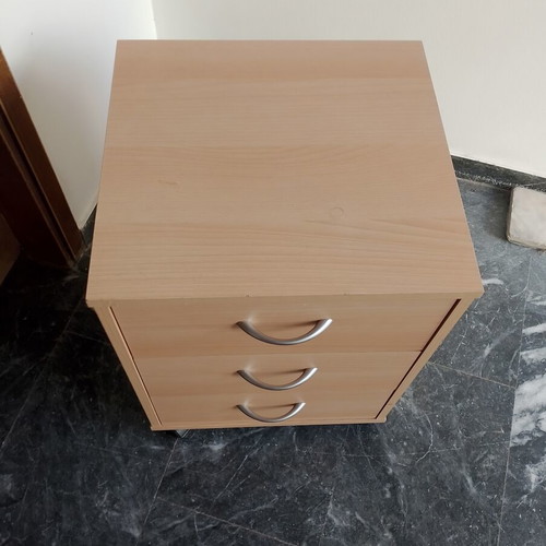Office drawer unit with wheels