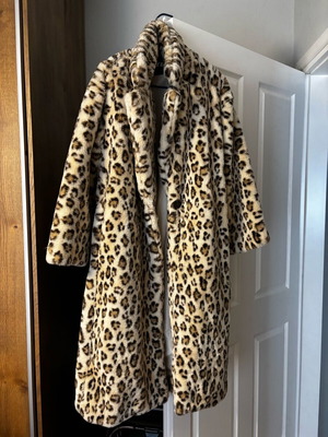 Tally Wejl Leopard Print Faux Fur Coat like new, XS-S