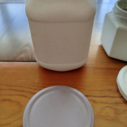 Glass jars used, set with screw lids, 720ml and 220ml
