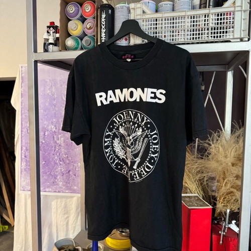 Ramones vintage Y2K merch tee shirt used, size L