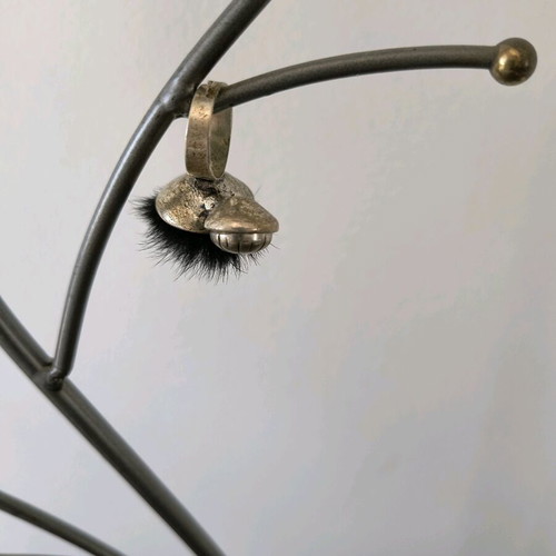 Extreme metal ring like new with unique design