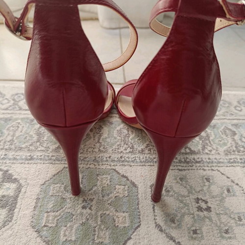 Burgundy Zara sandals like new, size 38