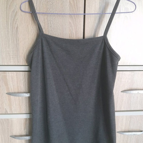 T-shirt used one size gray elastic for all sizes