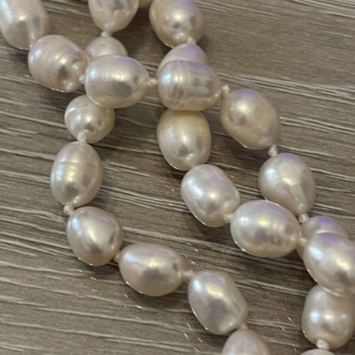 Vintage pearl necklace with cameo, 60 cm