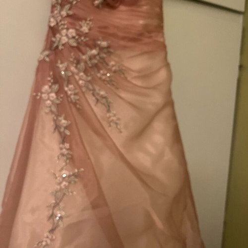 Demetrios wedding dress pink pastel like new, size S