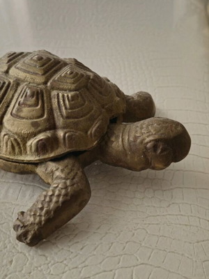 Bronze turtle box like new