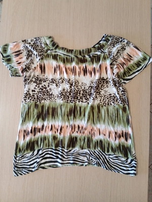 Printed short-sleeve blouse used, size M, multicolor
