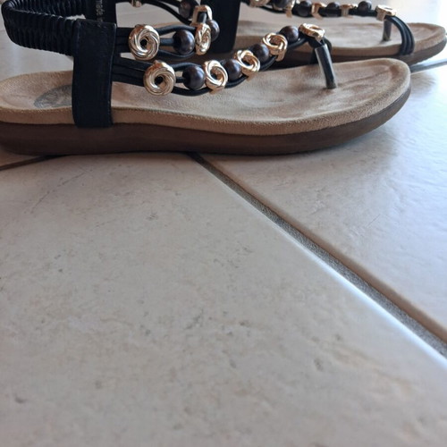 Seven sandals size 37 like new