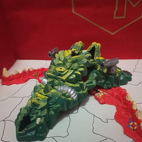 Mighty Max Storms Dragon Island like new