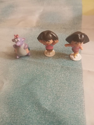 Kinder Dora the Explorer figures used, set