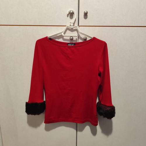 BSB blouse used red with fur details on cuffs