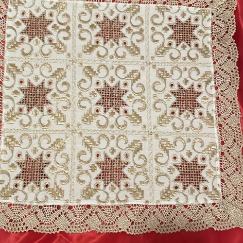 Set of 2 Karsiana square embroidered linens with beige silk thread