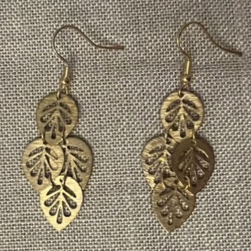 Leaf necklace and earrings set new, brass, gold tone