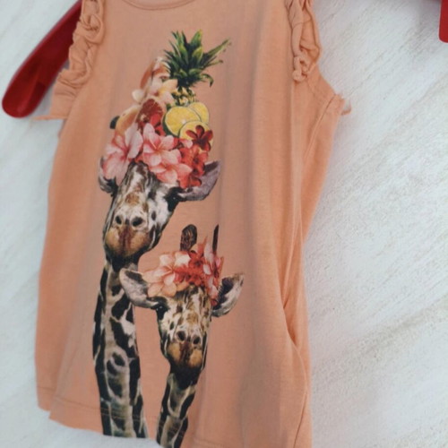 H&M sleeveless summer top with giraffe print, like new, size 92 cm