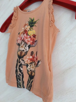 H&M sleeveless summer top with giraffe print, like new, size 92 cm