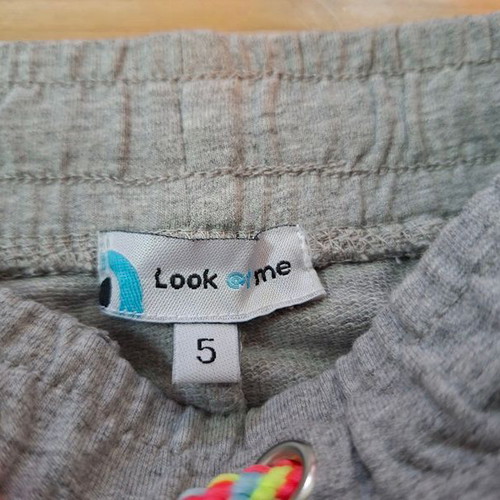 Girls' shorts pack of 4 like new, colorful, sizes 4-5 years