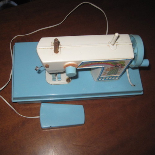 Kids Vintage Battery Sewing Machine