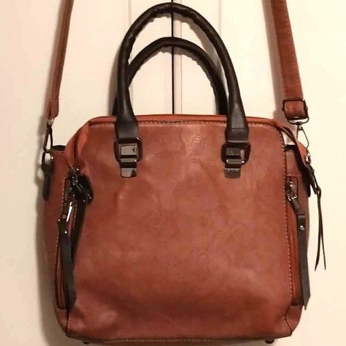 Medium bag like new, brown-red with multiple compartments