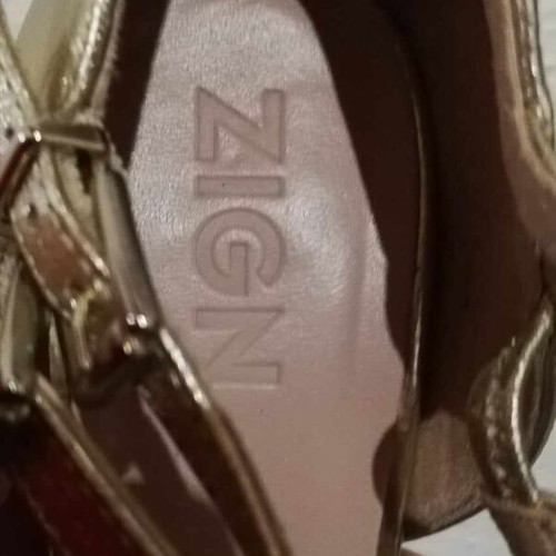 Zign leather pumps size 40 like new, gold color