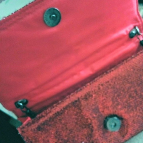 Red shoulder bag like new with black chain