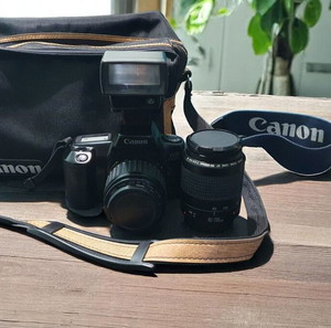 Canon Film Camera EOS 1000f + Αυθεντική Τσάντα Canon