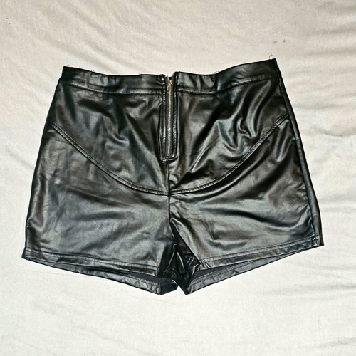 Spandex leather-type shorts new, size L, black