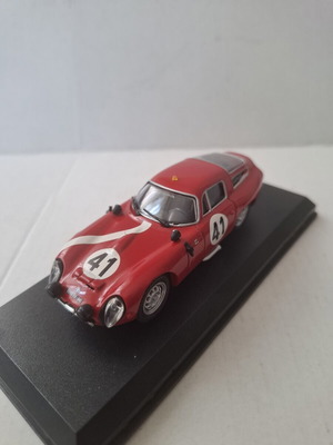 Alfa Romeo Giulia TZ1 1964 scale model used, Best Model 1:43