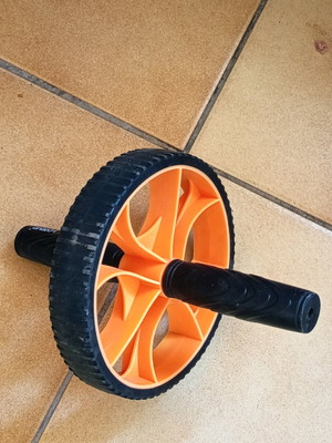Ab wheel and dumbbells like new