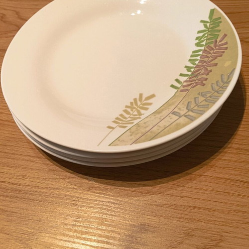 Shallow fruit plates like new, set of 4, 19 cm diameter