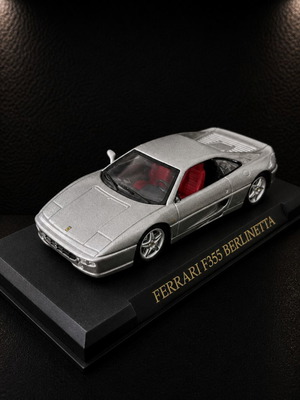 Ferrari F355 Berlinetta 1:43 scale model like new, silver with red interior