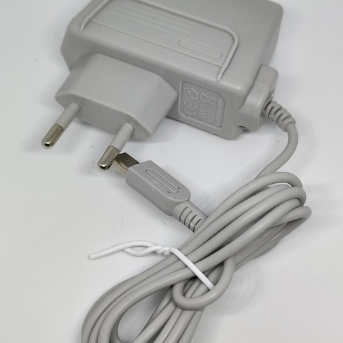 Nintendo 3DS 2DS DSi XL charger like new, gray