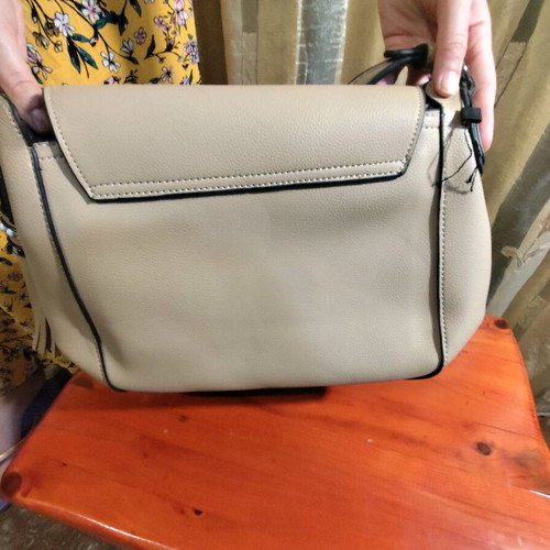 Cruz Carpisa shoulder bags like new, black and beige set