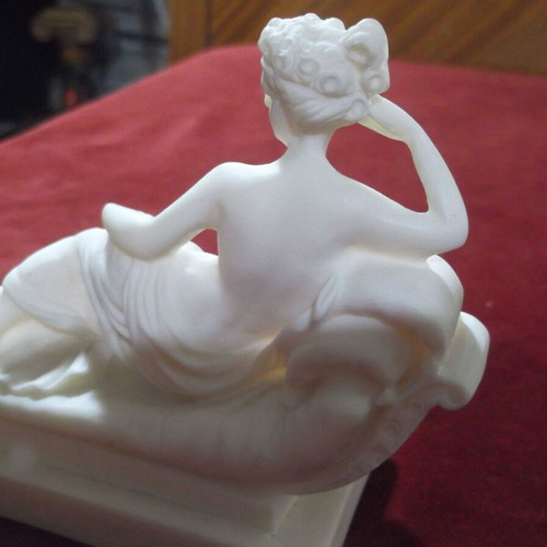 Vintage Italian sculpture Paulina Borghese as Venus Victus alabaster used