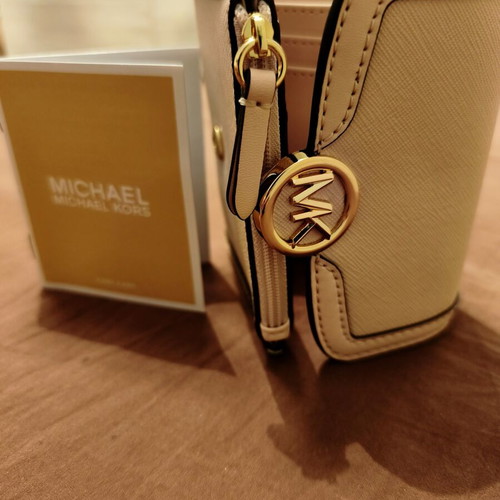 Michael Kors Leida Medium Bifold Wallet, powder blush