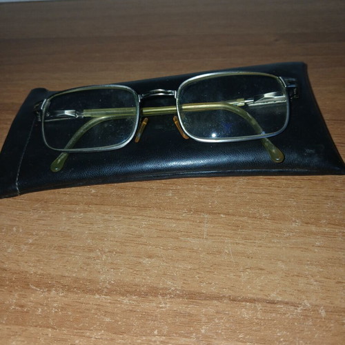 Myopia glasses used with case