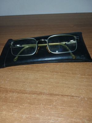 Myopia glasses used with case